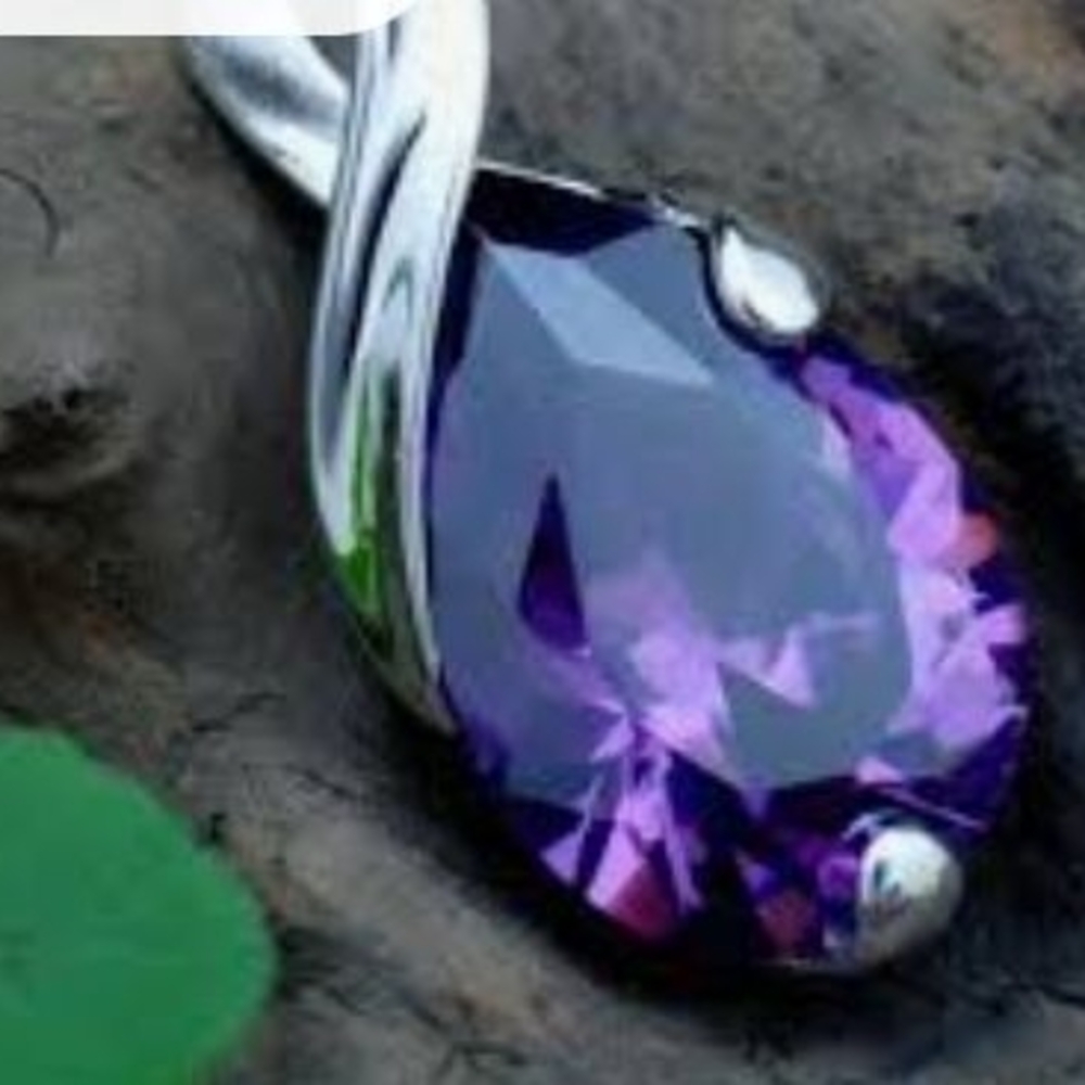 Elegant Purple Teardrop Pendant Necklace